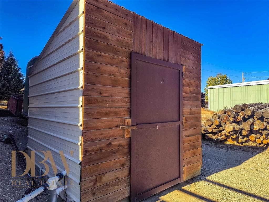 300 Lewis Ave — photo 36 of 40