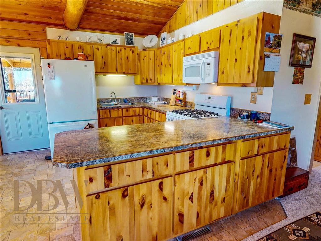 300 Lewis Ave — photo 5 of 40