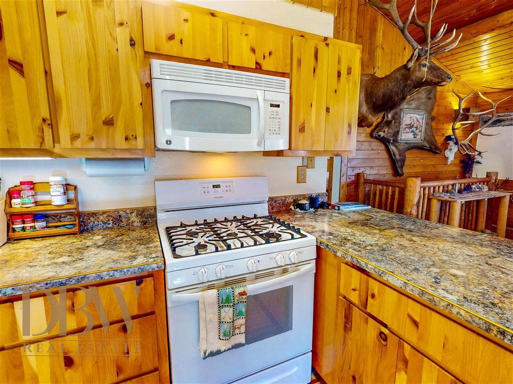 300 Lewis Ave — photo 7 of 40