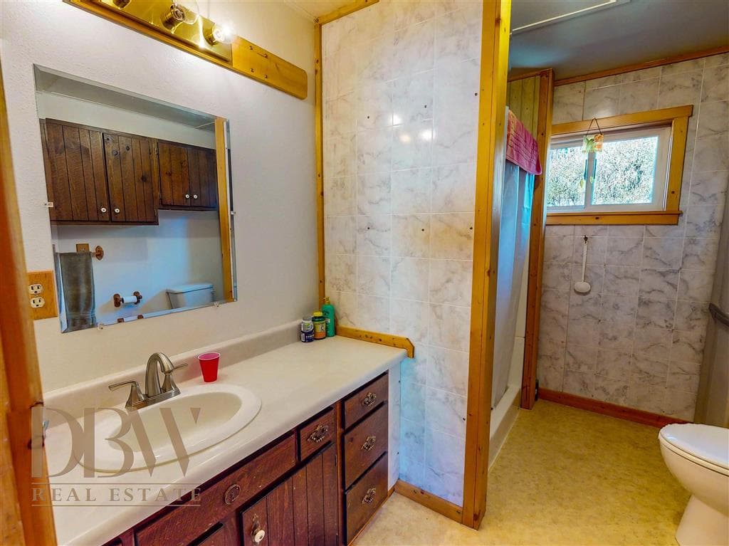 300 Lewis Ave — photo 10 of 40