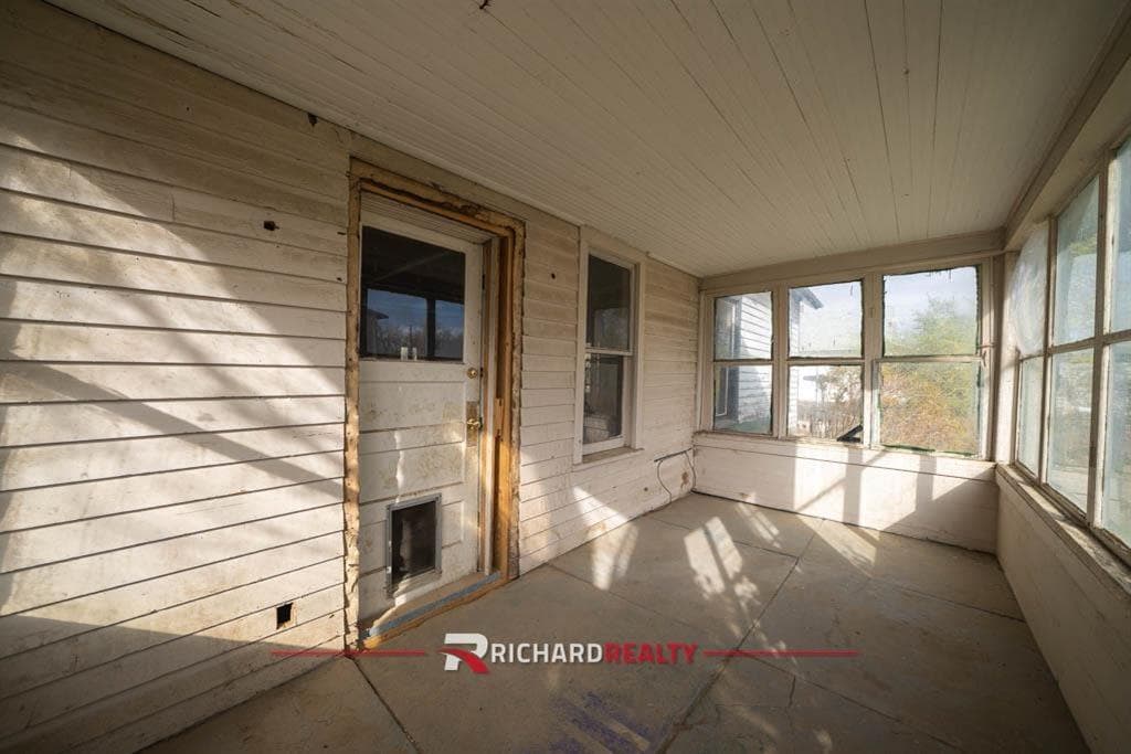 205 N Sherman Ave — photo 2 of 18