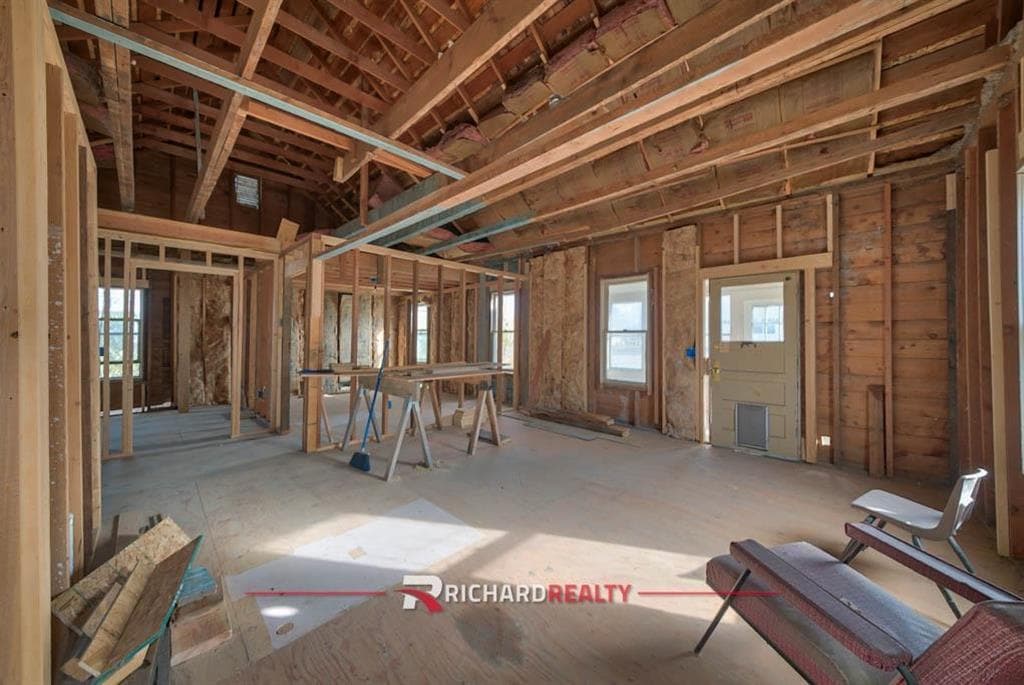 205 N Sherman Ave — photo 3 of 18