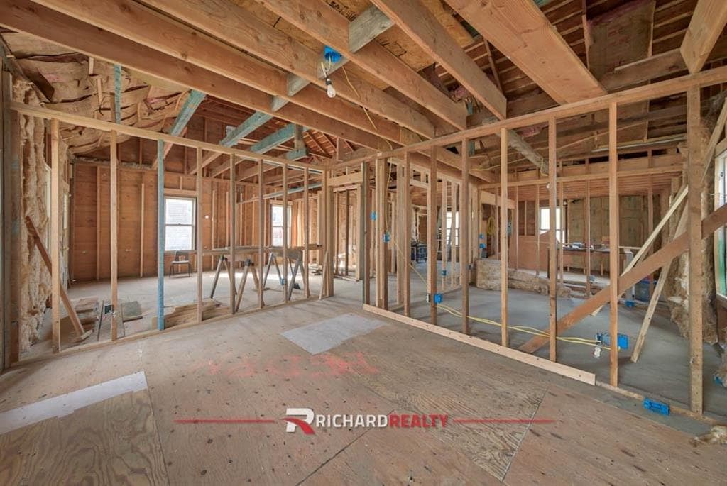 205 N Sherman Ave — photo 8 of 18