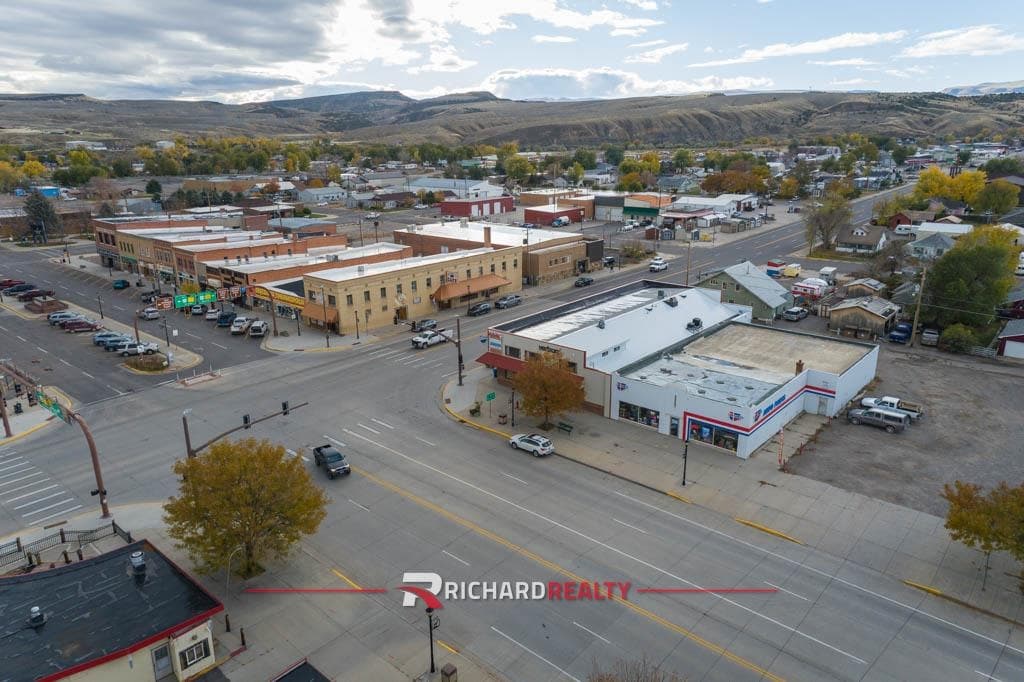 607 Broadway St — photo 14 of 22