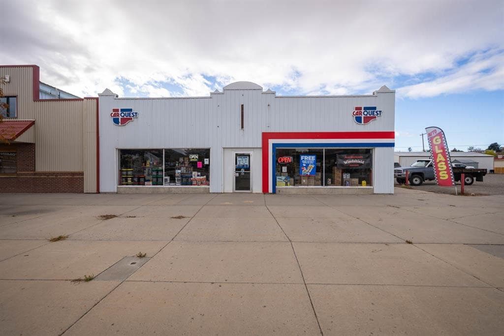 607 Broadway St — photo 3 of 22