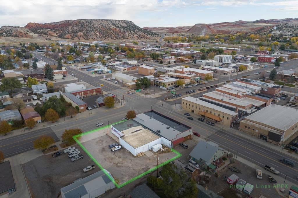 607 Broadway St — photo 21 of 22