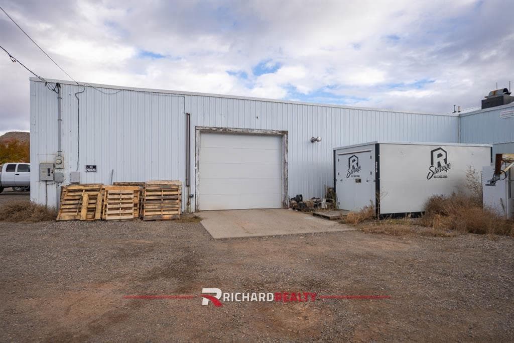 607 Broadway St — photo 9 of 22