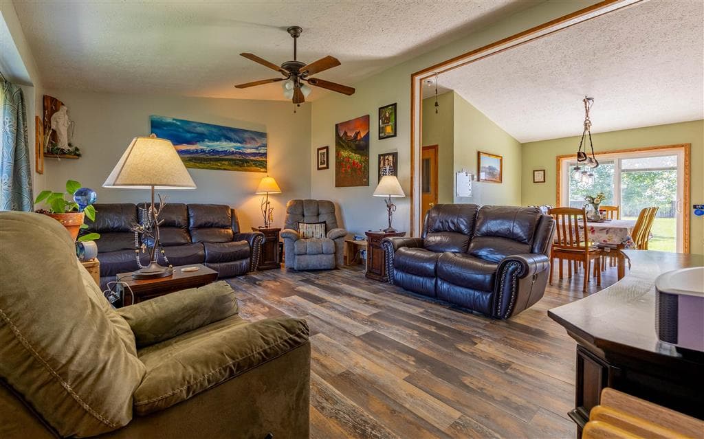 138 Pleasant View Dr — photo 2 of 34