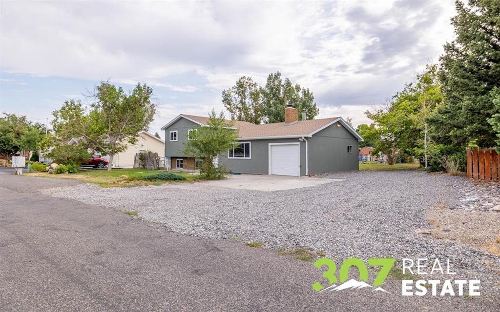 2202 Haugen St — photo 2 of 13