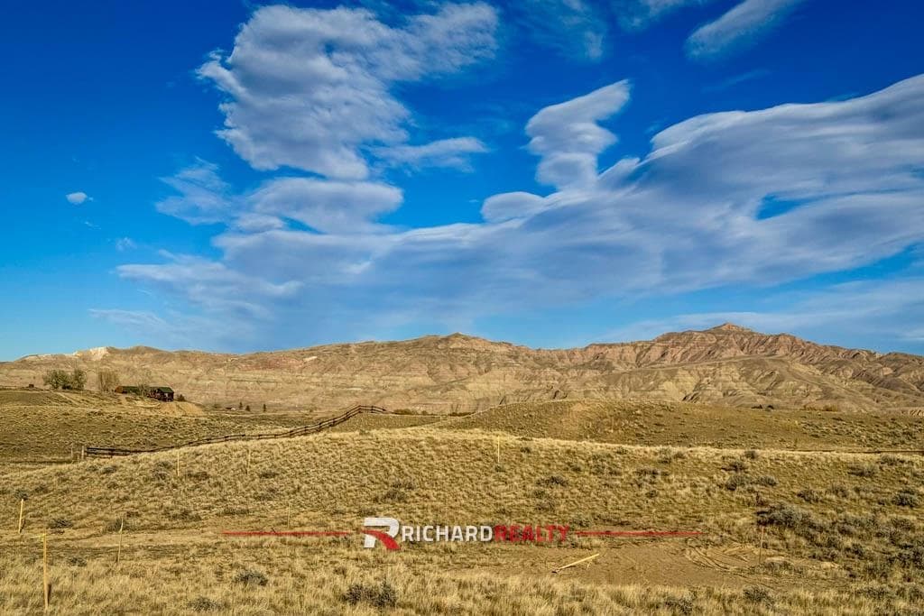 21 Rolling Hills Dr — photo 2 of 13