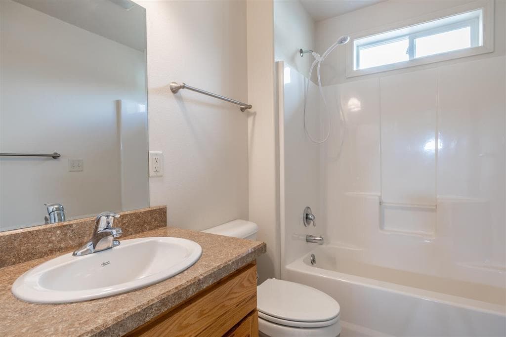 3005 Kent Ave — photo 14 of 23