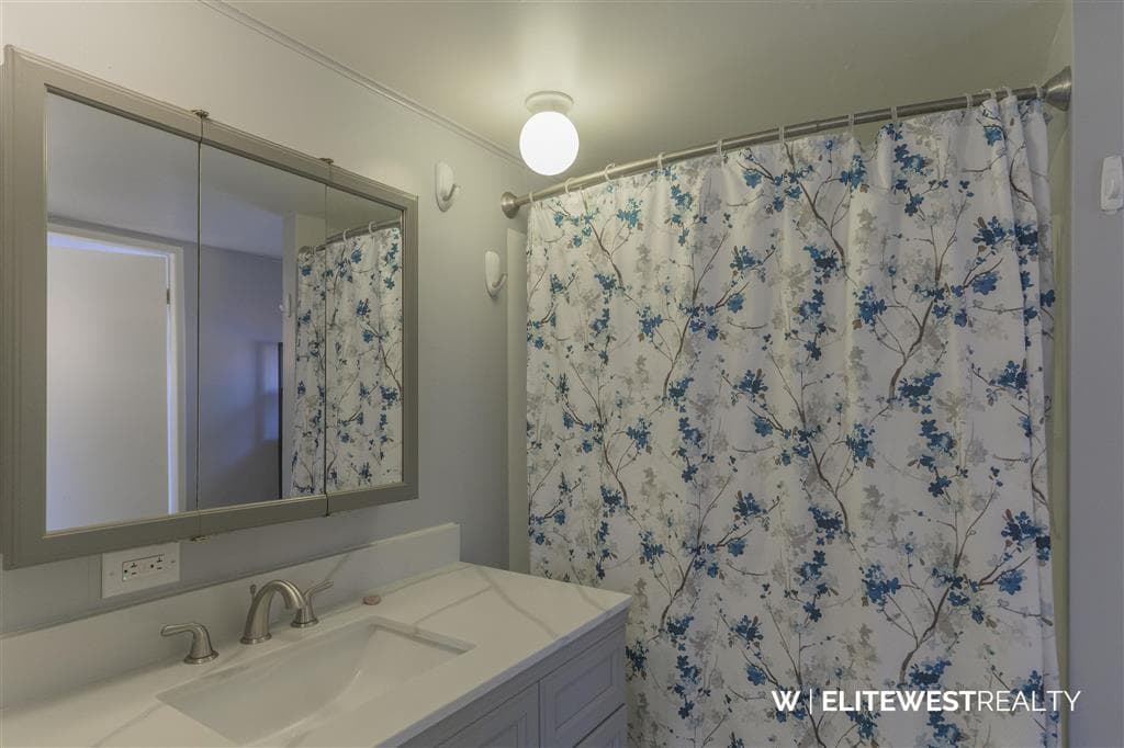 23 3rd Ave W — photo 15 of 35