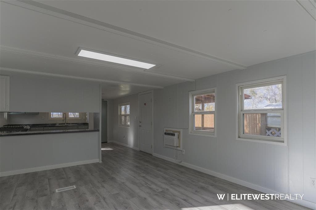 23 3rd Ave W — photo 23 of 35