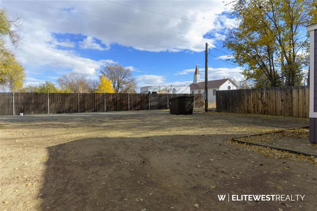 23 3rd Ave W — photo 29 of 35