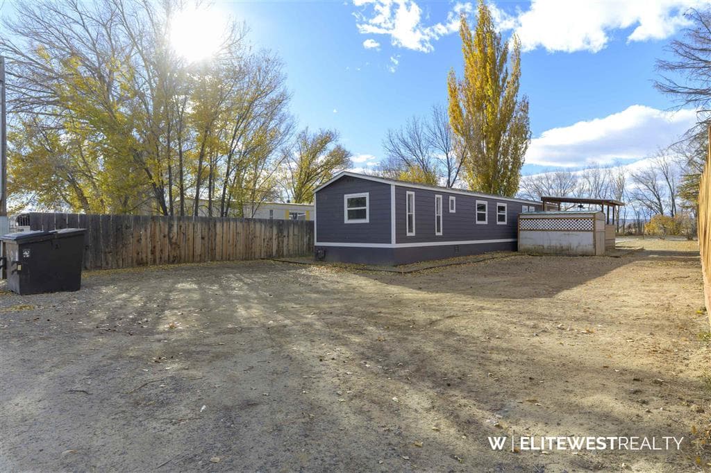 23 3rd Ave W — photo 30 of 35