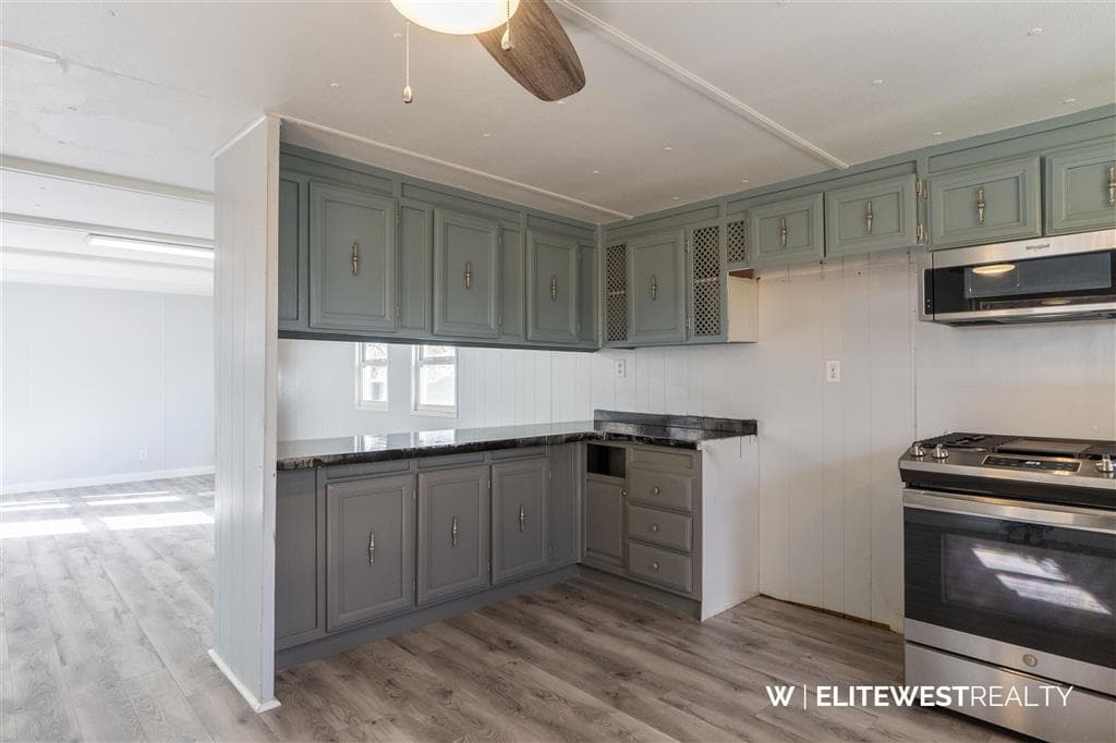 23 3rd Ave W — photo 4 of 35