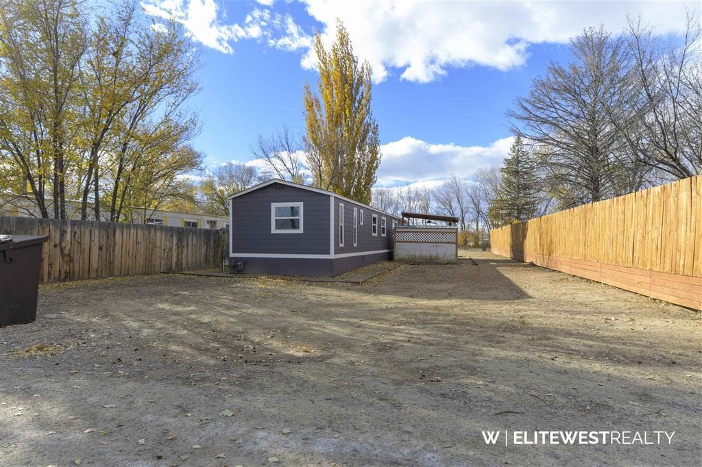 23 3rd Ave W — photo 31 of 35