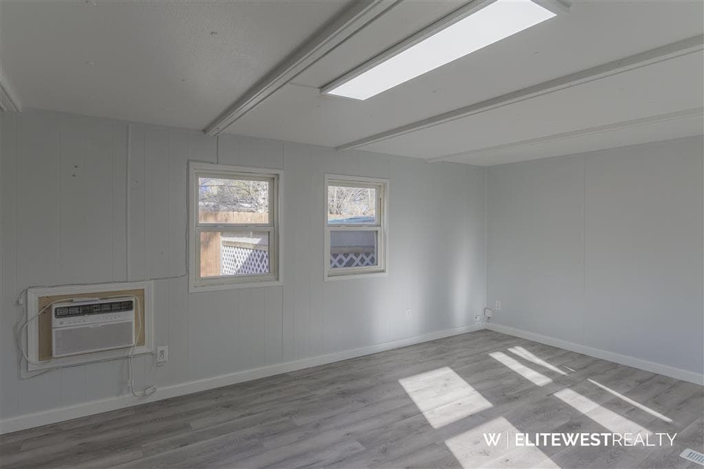 23 3rd Ave W — photo 8 of 35