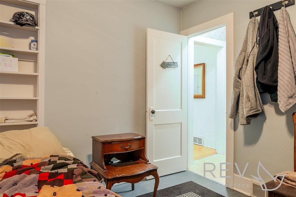 1344 Alger Ave — photo 16 of 25