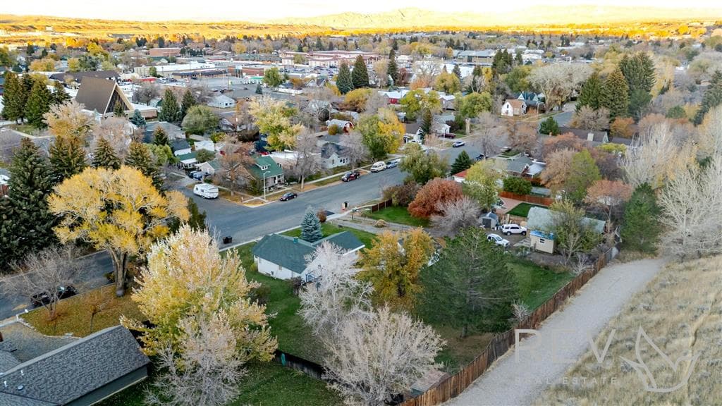 1344 Alger Ave — photo 3 of 25