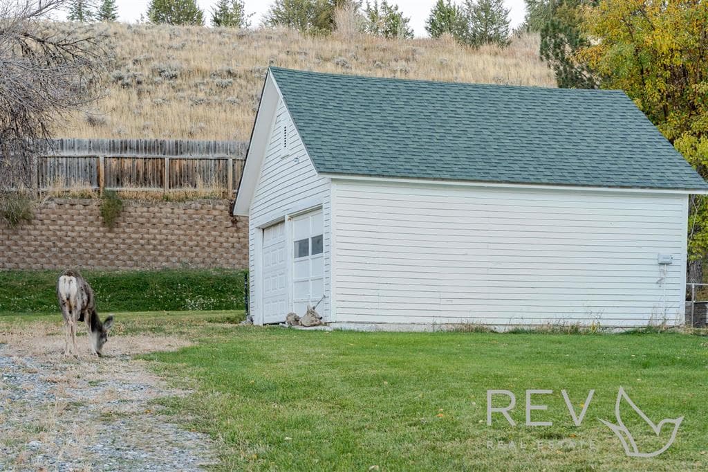 1344 Alger Ave — photo 22 of 25