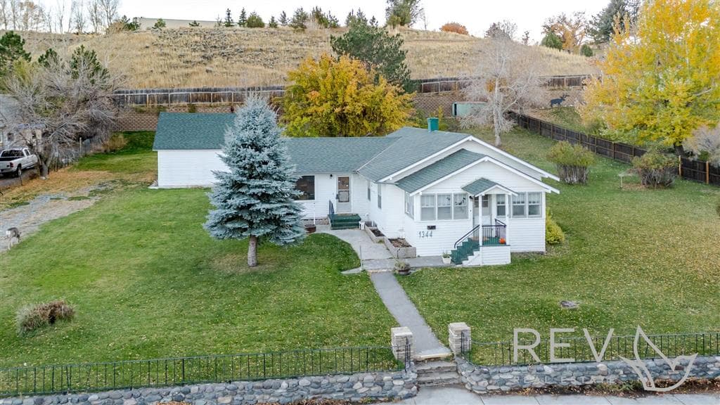 1344 Alger Ave — photo 4 of 25