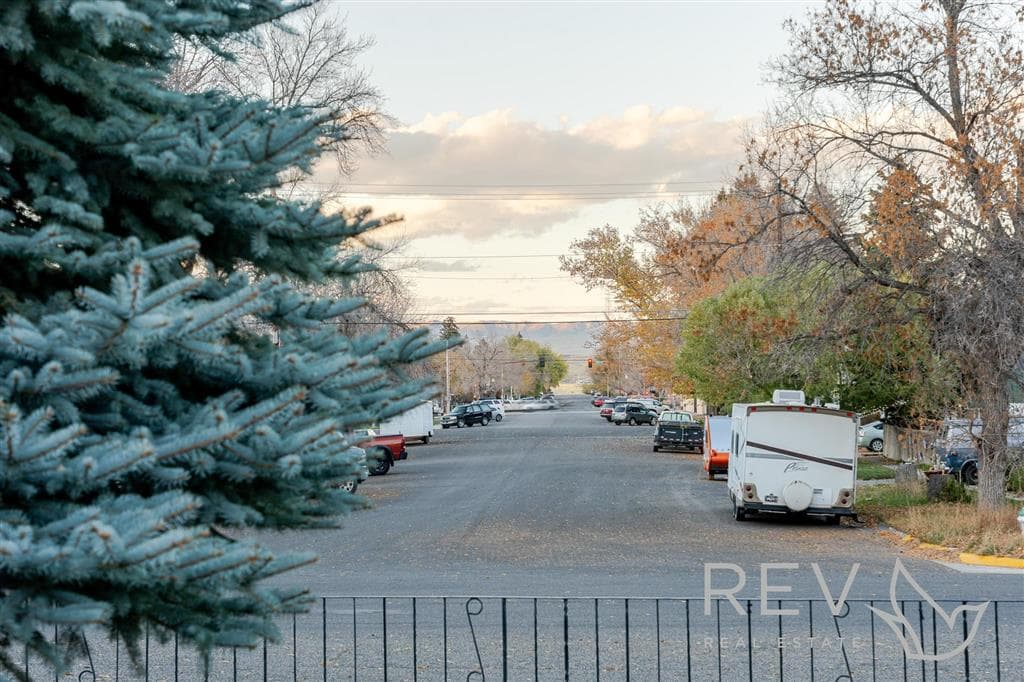 1344 Alger Ave — photo 5 of 25