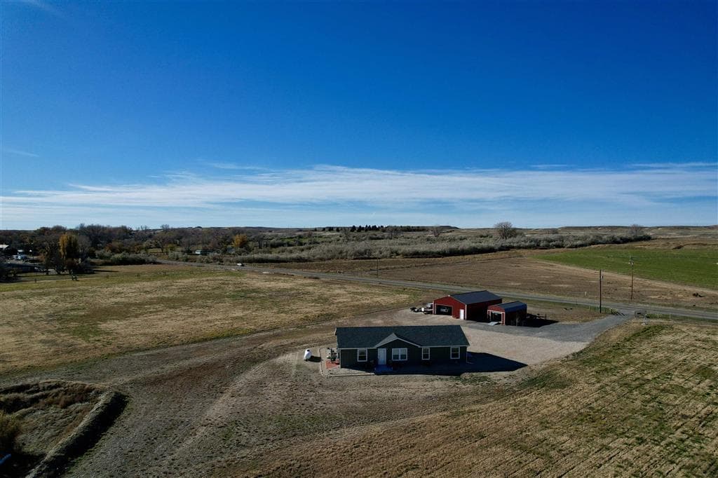 4127 Golf Course Rd photo 1