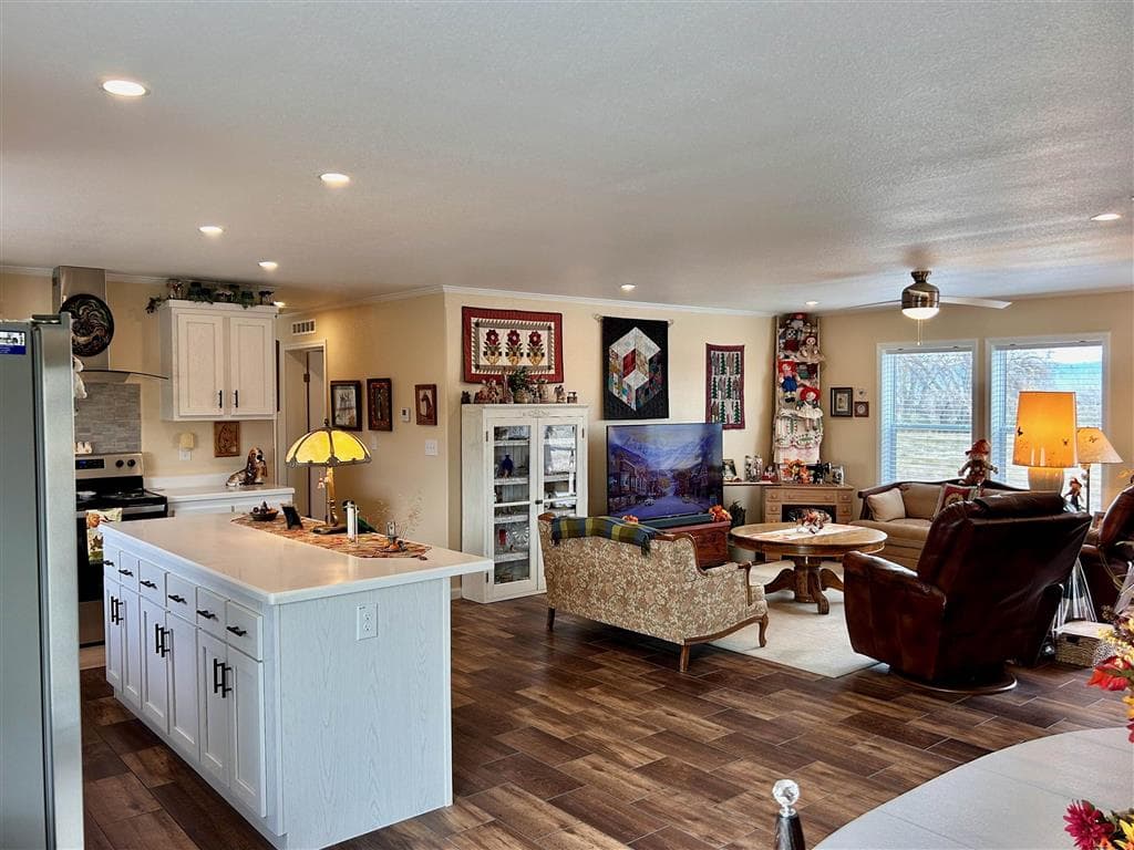 4127 Golf Course Rd — photo 8 of 59