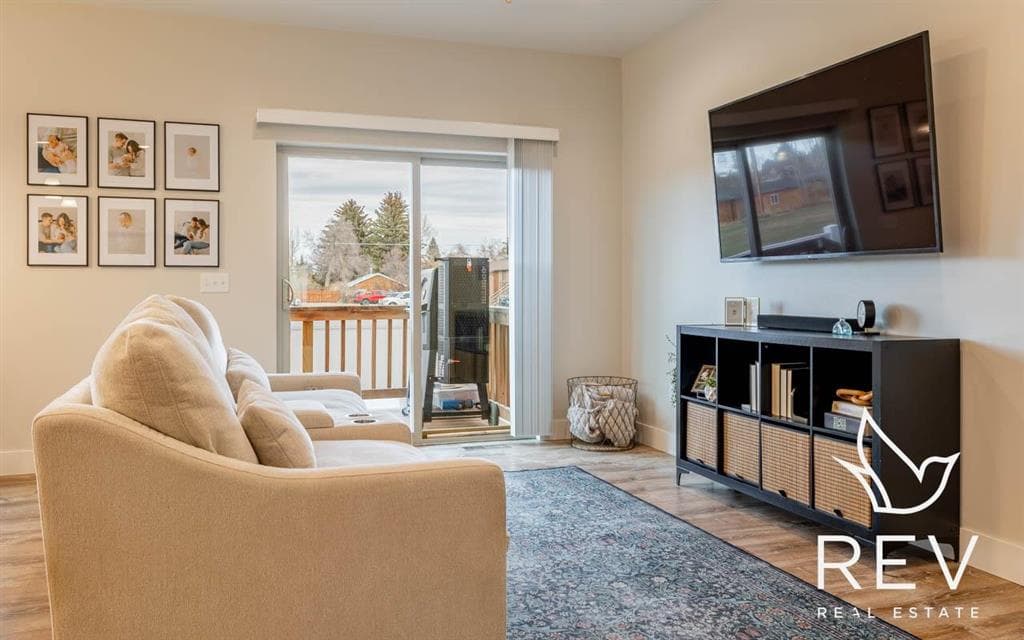 2867 Legacy Lane — photo 3 of 35