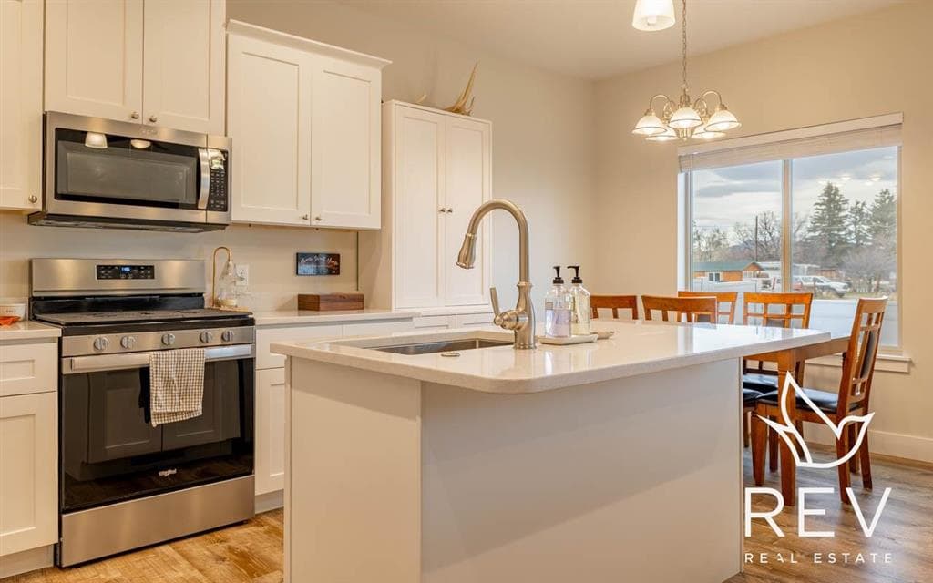 2867 Legacy Lane — photo 7 of 35