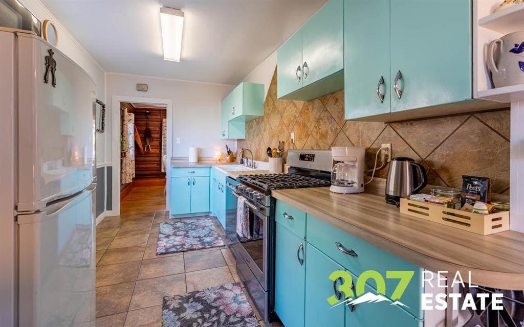 1337 Wyoming Ave — photo 16 of 50