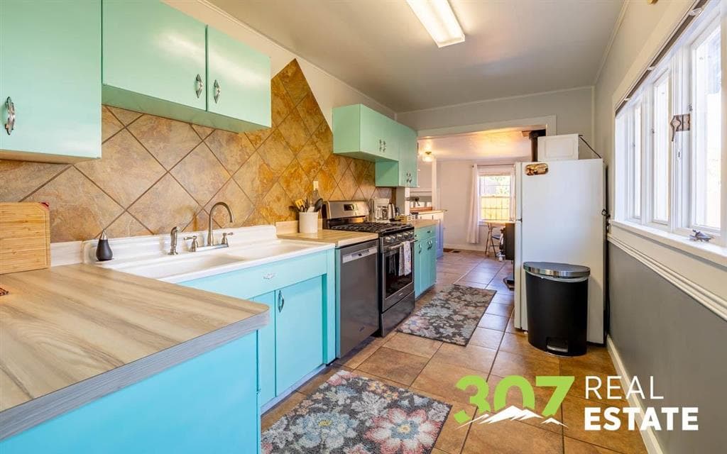 1337 Wyoming Ave — photo 18 of 50