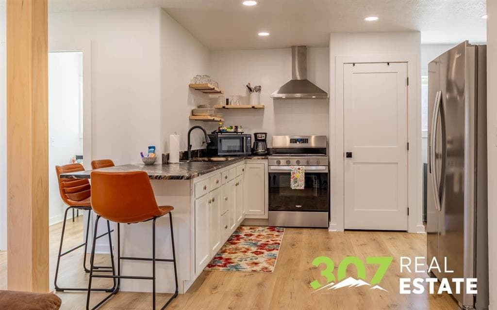 1337 Wyoming Ave — photo 3 of 50