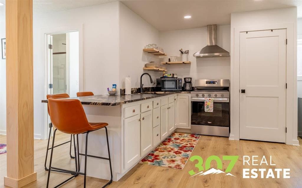 1337 Wyoming Ave — photo 4 of 50