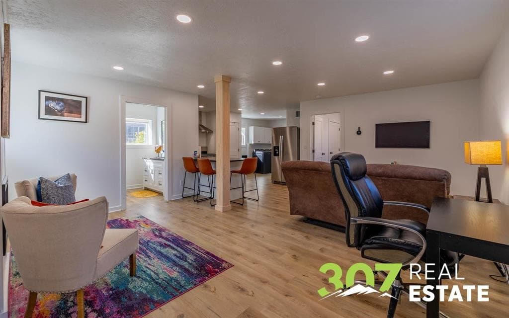 1337 Wyoming Ave — photo 7 of 50