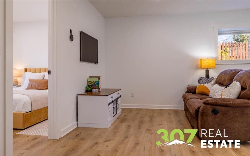 1337 Wyoming Ave — photo 9 of 50