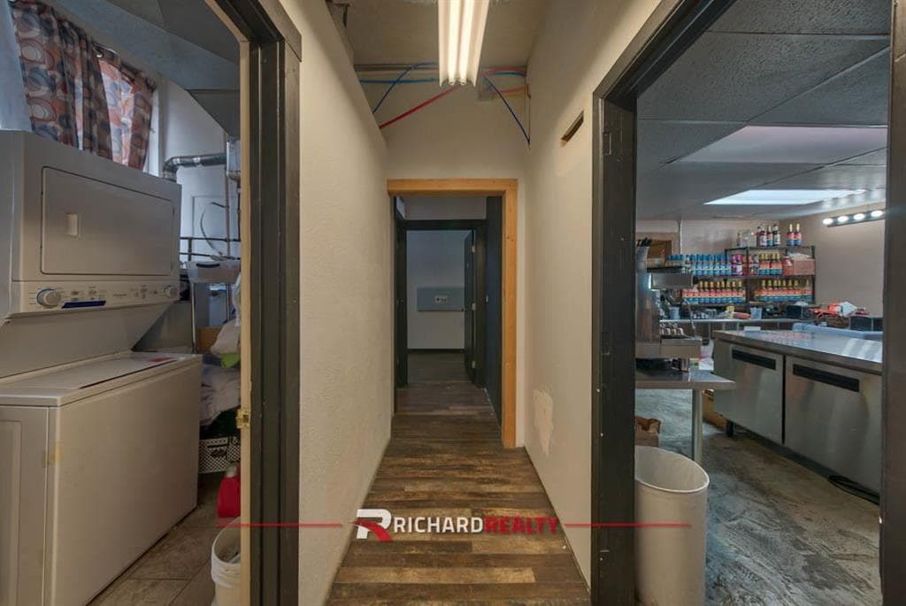 1316 Big Horn Ave — photo 12 of 42