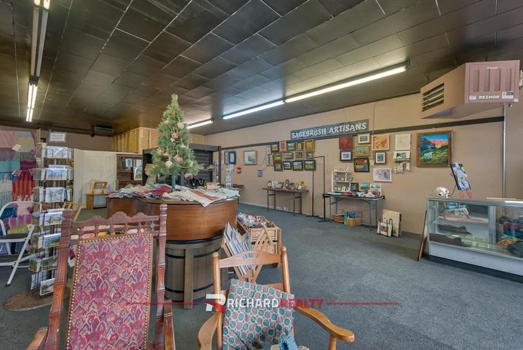 1316 Big Horn Ave — photo 18 of 42