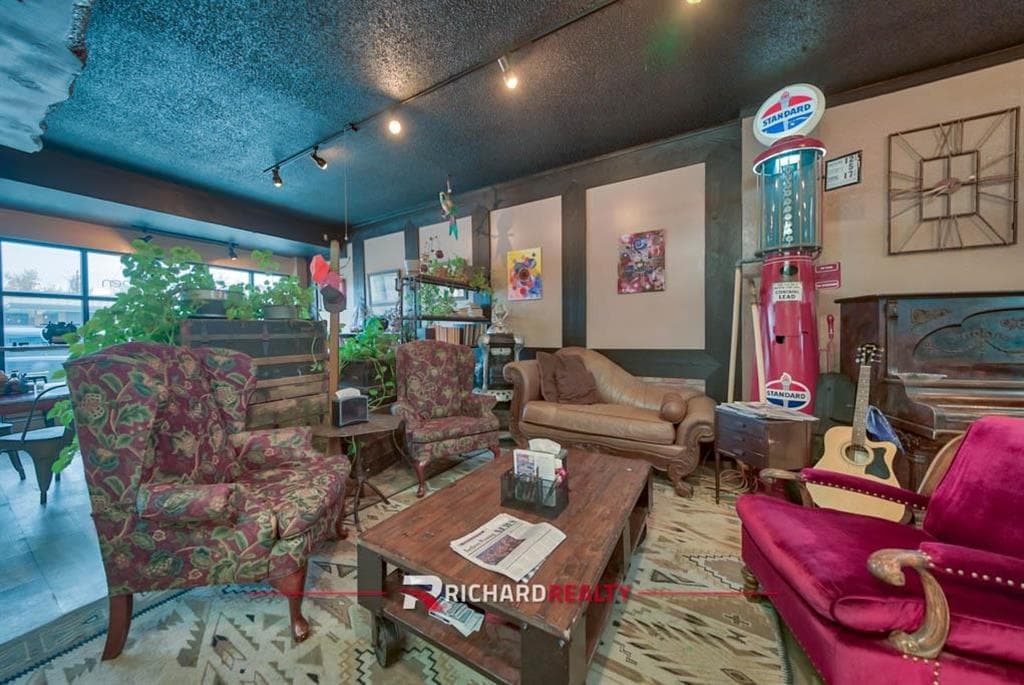 1316 Big Horn Ave — photo 31 of 42