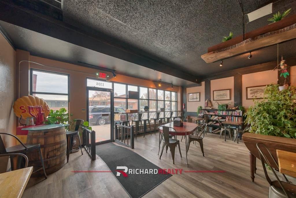 1316 Big Horn Ave — photo 5 of 42