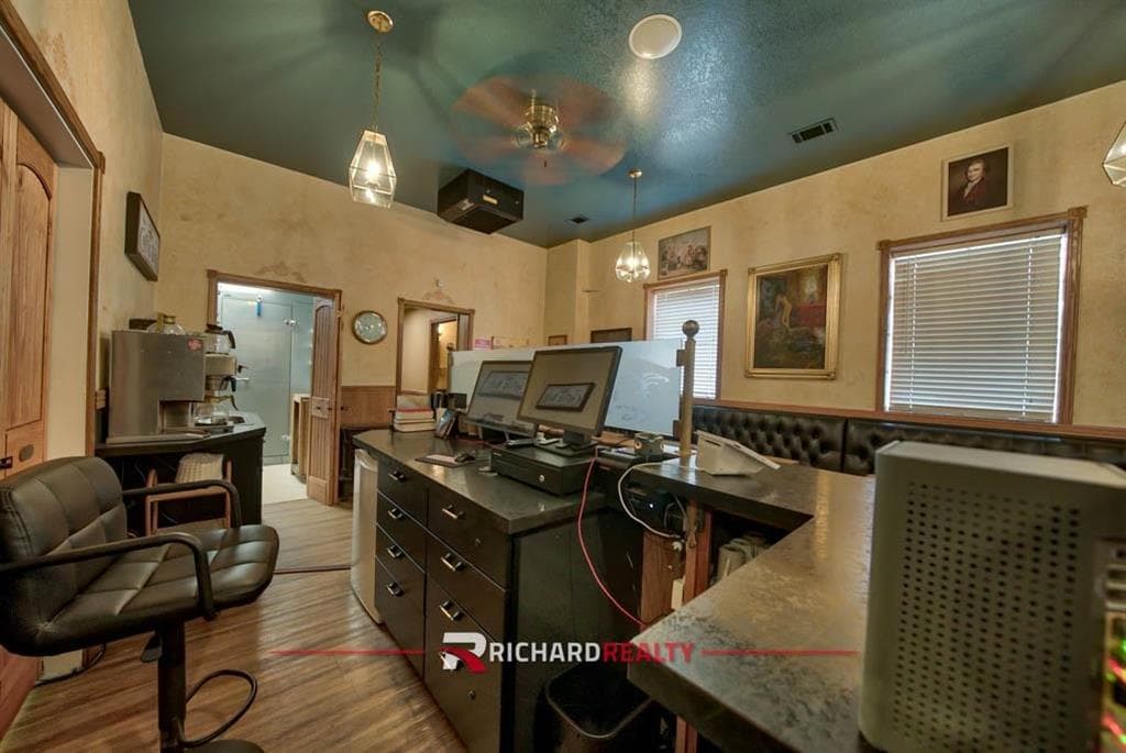 1620 Big Horn Ave — photo 18 of 49