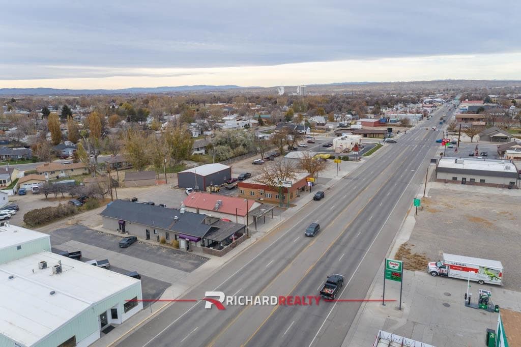 1620 Big Horn Ave — photo 4 of 49