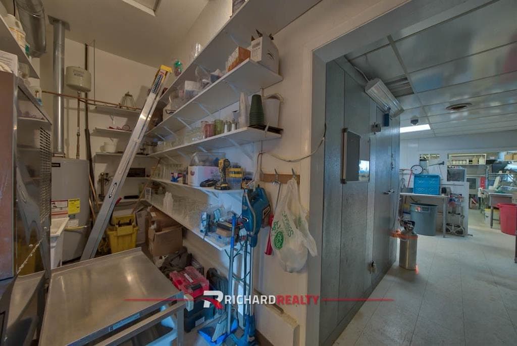 1620 Big Horn Ave — photo 34 of 49