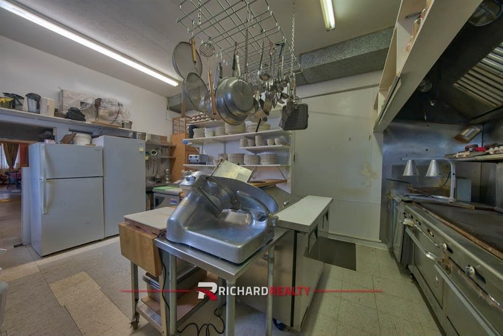 1620 Big Horn Ave — photo 35 of 49