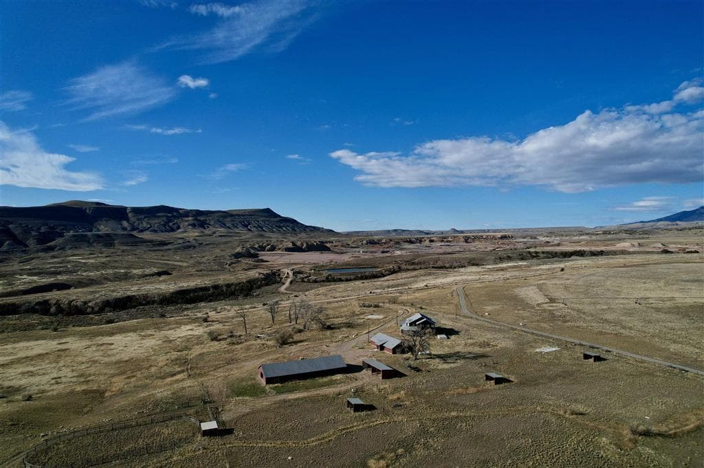 2477 Beaver Creek Rd — photo 2 of 75