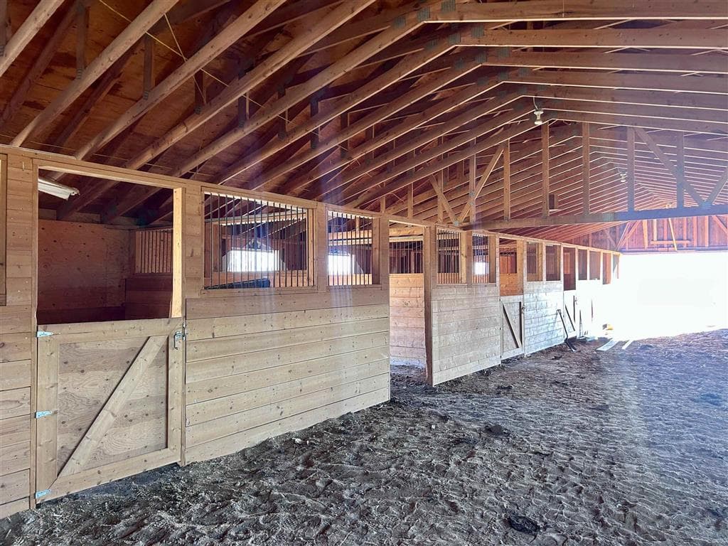 2477 Beaver Creek Rd — photo 59 of 75