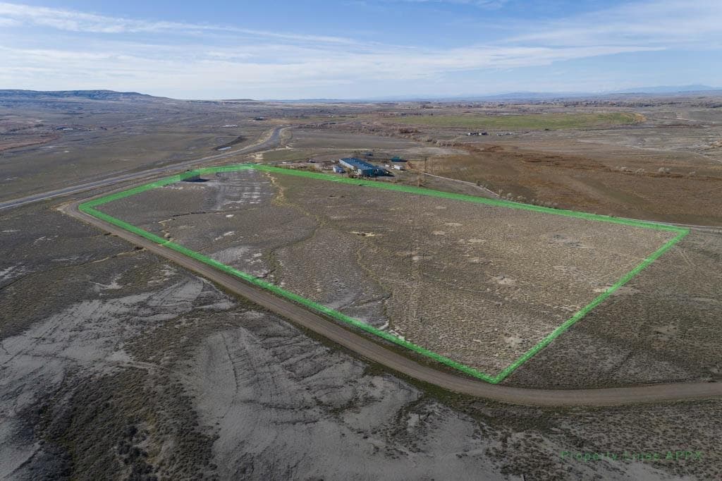 3380 Faye St — photo 5 of 14