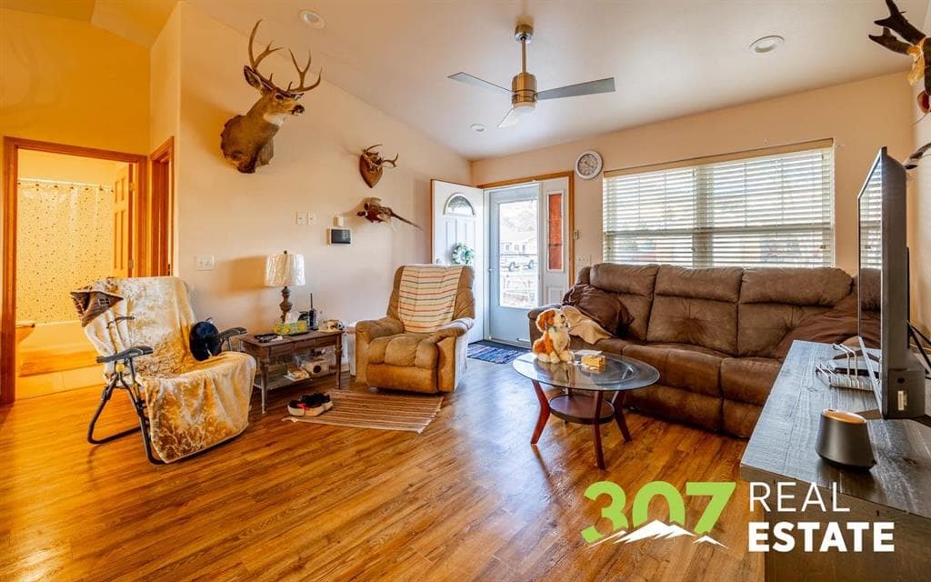 2128 Haugen St — photo 2 of 38