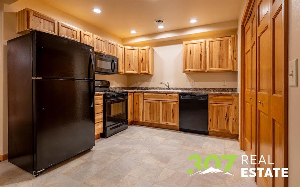 2128 Haugen St — photo 13 of 38